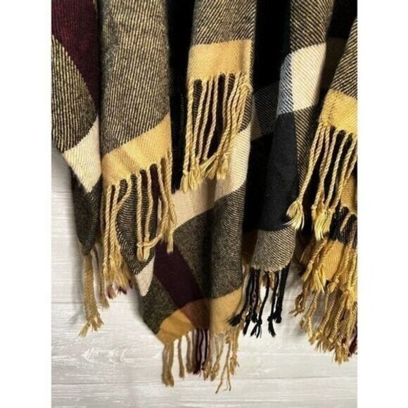 Plaid Open Front Fringe Poncho Wrap - Picture 5 of 7